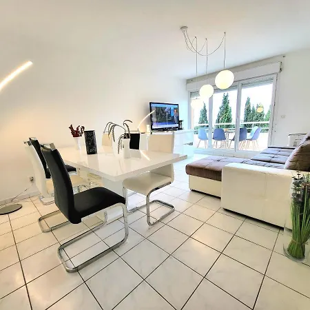 Apartment Appart Luxueux 3 Pieces, Piscine, Mer, Terrasse *